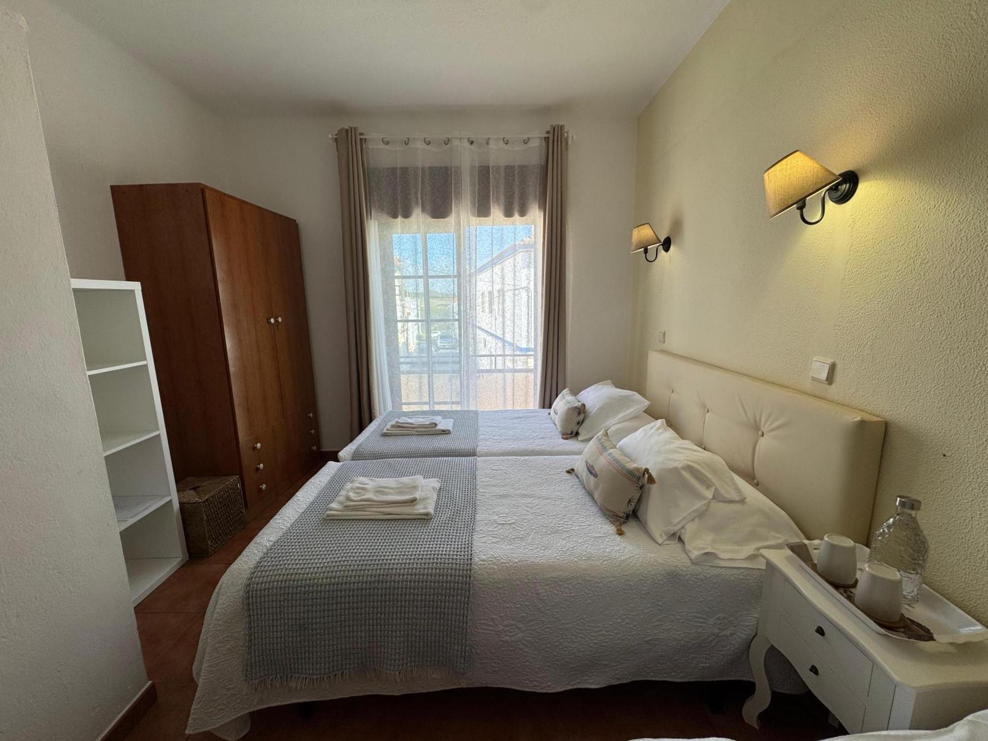 Quartos Abelha Porto Covo Exterior foto